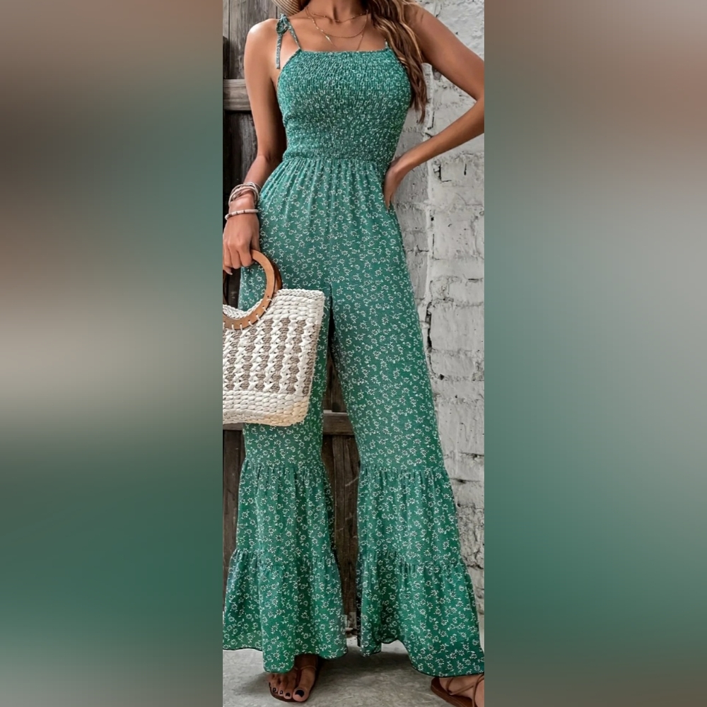 NWT Main Strip long Jumpsuit adjustable tie strap size L green color